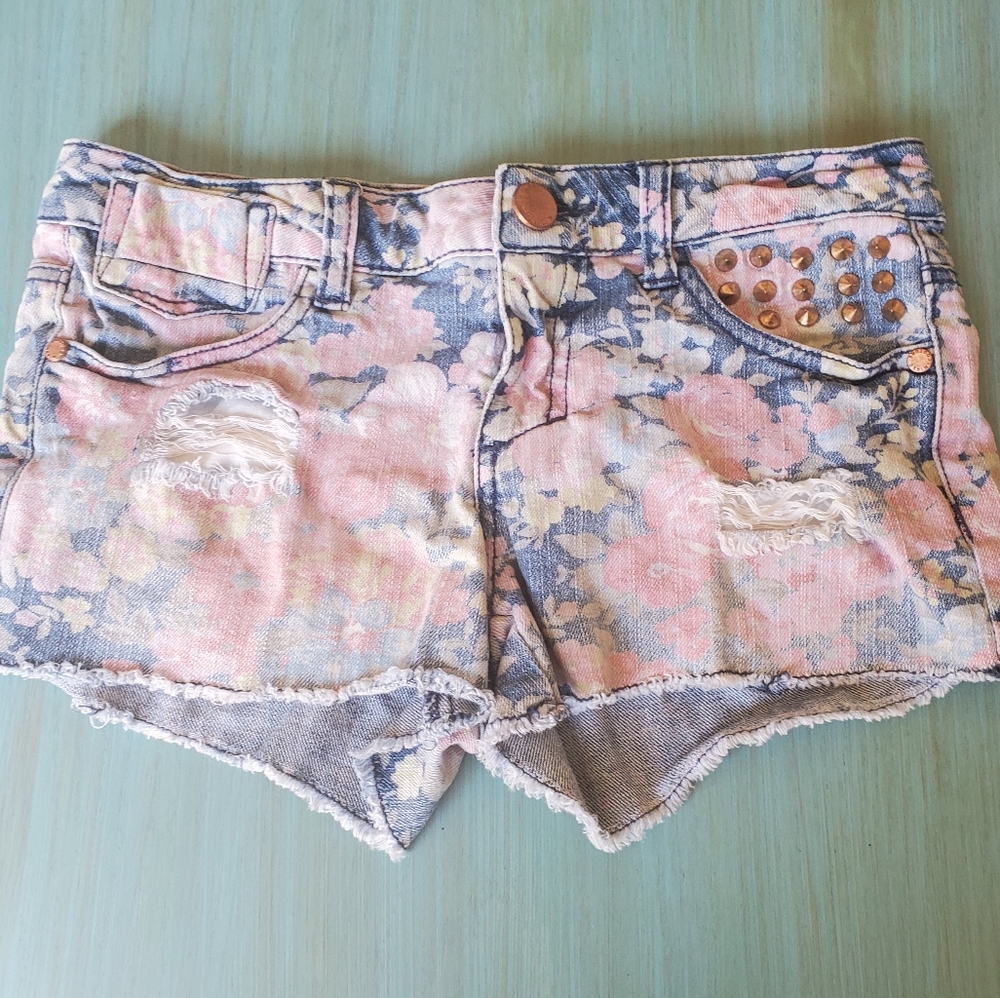Cute floral studded shorts sz 0